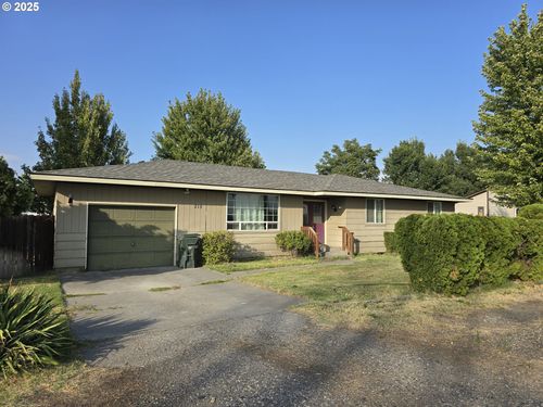 218 Lewis St, Umatilla, OR, 97882-9630 | Card Image
