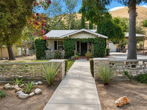 1951 N San Gorgonio Ave, Banning, CA, 92220-1935 | Card Image