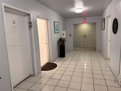 11-1860 Sw 22nd St, Miami, FL, 33145 | Card Image