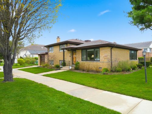 3955 W Greenleaf Ave, Lincolnwood, IL, 60712-2525 | Card Image