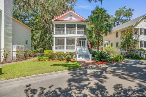 8 Battery Point Ln, Beaufort, SC, 29902-5705 | Card Image