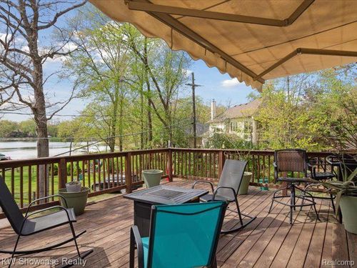 1735 Wickham, Commerce Twp, MI, 48382-1872 | Card Image