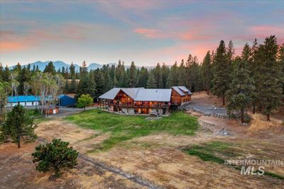 62924 Wolf Creek Ln, Home with 5 bedrooms, 4 bathrooms and 3 parking in North Powder OR | Image 2