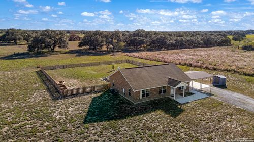 118 Stallion Trl, Natalia, TX, 78059-2691 | Card Image