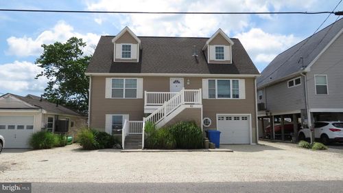 61 Albert Dr, MANAHAWKIN, NJ, 08050-4501 | Card Image