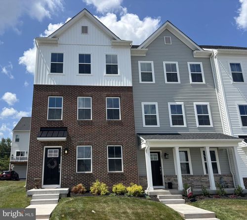 109 Mineral Ln, Phoenixville, PA, 19460-1355 | Card Image