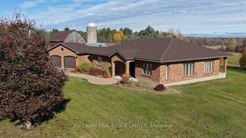 2315 Styles Side Rd, Kinburn, ON, K0A2H0 | Card Image