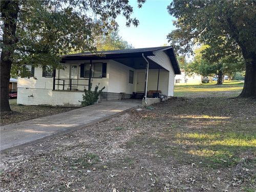 123 Davis, Harrison, AR, 72601 | Card Image