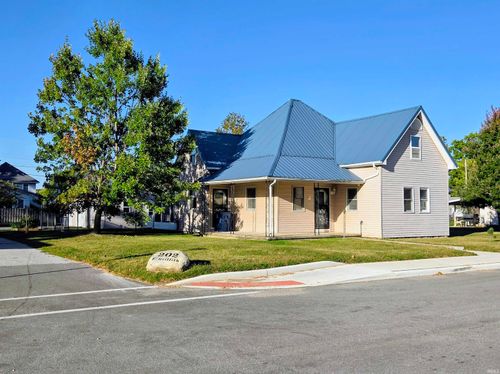 202 E Griffith St, Galveston, IN, 46932-5009 | Card Image