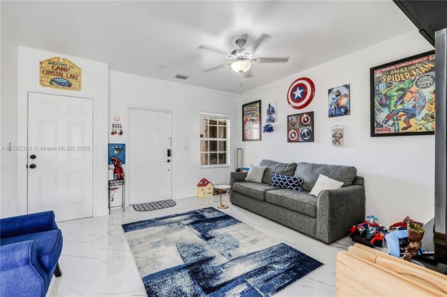 9369 Sw 221 St St, Townhouse with 2 bedrooms, 3 bathrooms and null parking in Cutler Bay FL | Image 9