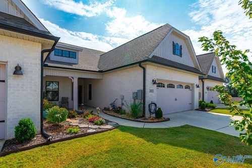 402 Tillane Park Cir Sw, Huntsville, AL, 35824-3512 | Card Image
