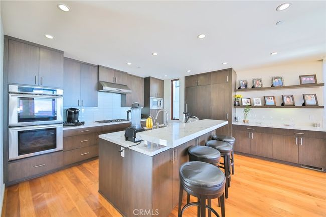 104 Manhattan Ave, Townhouse with 4 bedrooms, 4 bathrooms and 4 parking in Manhattan Beach CA | Image 12
