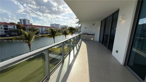 204-3250 Ne 188th St, Aventura, FL, 33180-3358 | Card Image