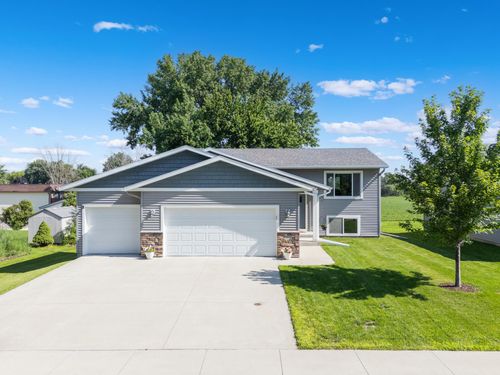 805 6th St Ne, Stewartville, MN, 55976-1524 | Card Image