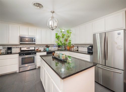 1806 Murray Ave, Rockdale, TX, 76567-2572 | Card Image