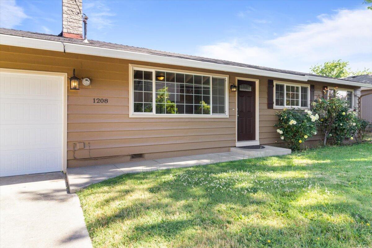 Covina Ave, Medford, OR 97504