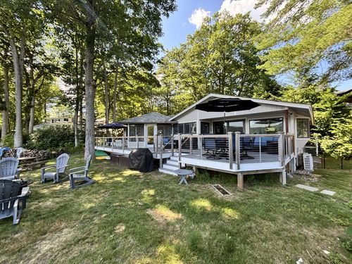 60 Water St, Meredith, NH, 03253-5915 | Card Image