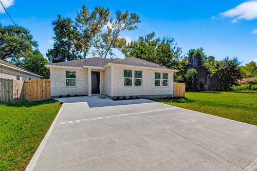 5921 Jackson Ln, Texas City, TX, 77591-4211 | Card Image
