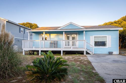 2035 Norfolk St, Kill Devil Hills, NC, 27948-9601 | Card Image