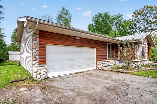 8391 Court St, Davison, MI, 48423-3396 | Card Image