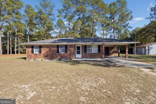 186 Community Cir, Jesup, GA, 31545-8608 | Card Image