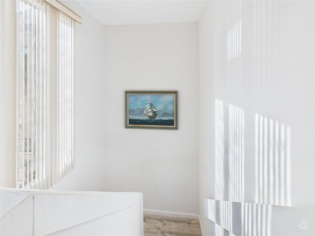 Entry area looking down the stairs | Image 17