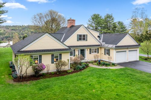 32 Old Farm Rd, Norwich, VT, 05055-9645 | Card Image