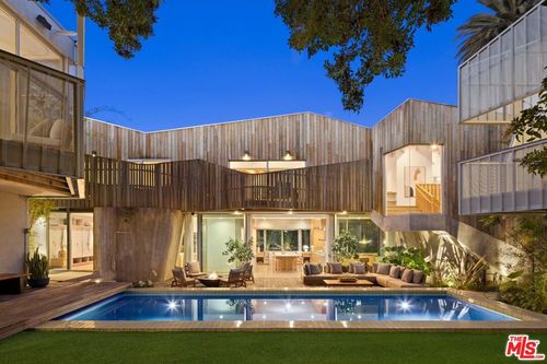 825 Palms Blvd, Venice, CA, 90291-3850 | Card Image