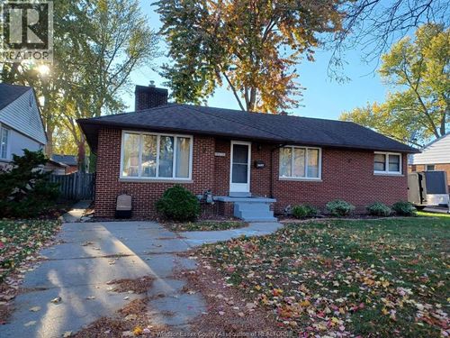 3277 Dominion Blvd, Windsor, ON, N9E2N6 | Card Image