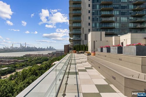 320 Adolphus Ave, Cliffside Park, NJ, 07010-2847 | Card Image