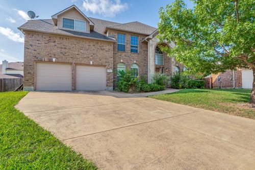 2904 Crystal Way, Grand Prairie, TX, 75052-0416 | Card Image
