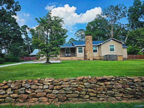 111 Althea St, Gadsden, AL, 35904-3934 | Card Image