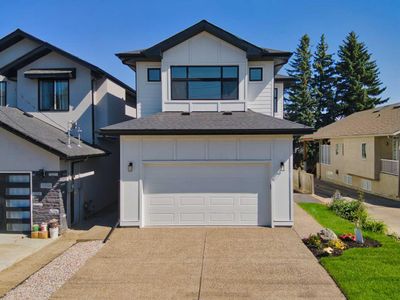 530 30 Ave Ne, House detached with 4 bedrooms, 3 bathrooms and 4 parking in Calgary AB | Image 1