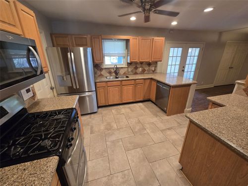 1144 Norwood Dr, Hurst, TX, 76053-4518 | Card Image