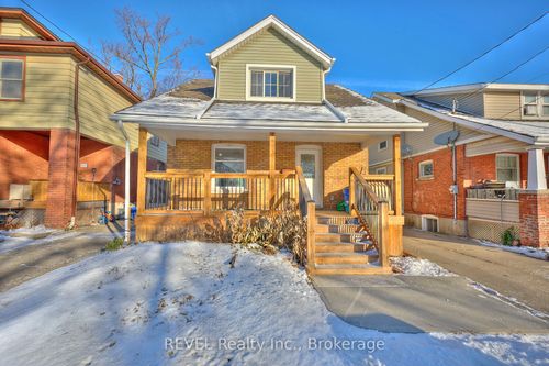 5113 Willmott St, Niagara Falls, ON, L2E2A4 | Card Image