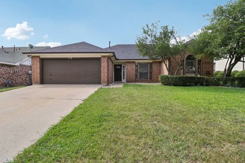 519 Kessler St, Grand Prairie, TX, 75052-3411 | Card Image