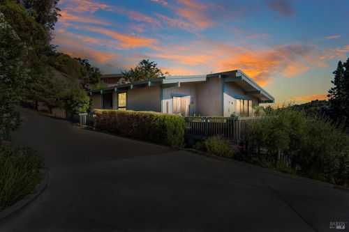 70 Essex Street, San Anselmo, CA, 94960 | Card Image