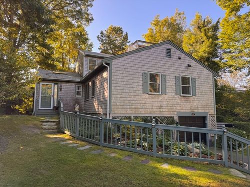 9 Strawberry Hill Rd, Falmouth, MA, 02543-1230 | Card Image