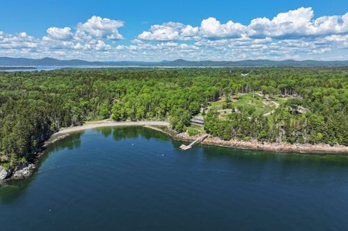 118 Shore Dr, Islesboro, ME, 04848-4528 | Card Image