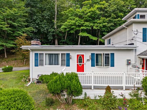 b-55 Old Colchester Rd, Quaker Hill, CT, 06375-1007 | Card Image