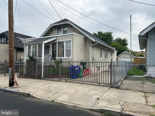 840 N 30th St, CAMDEN, NJ, 08105-4106 | Card Image