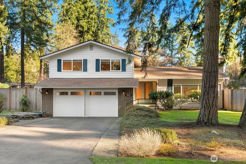 19810 95th Ave Ne, Bothell, WA, 98011-2301 | Card Image