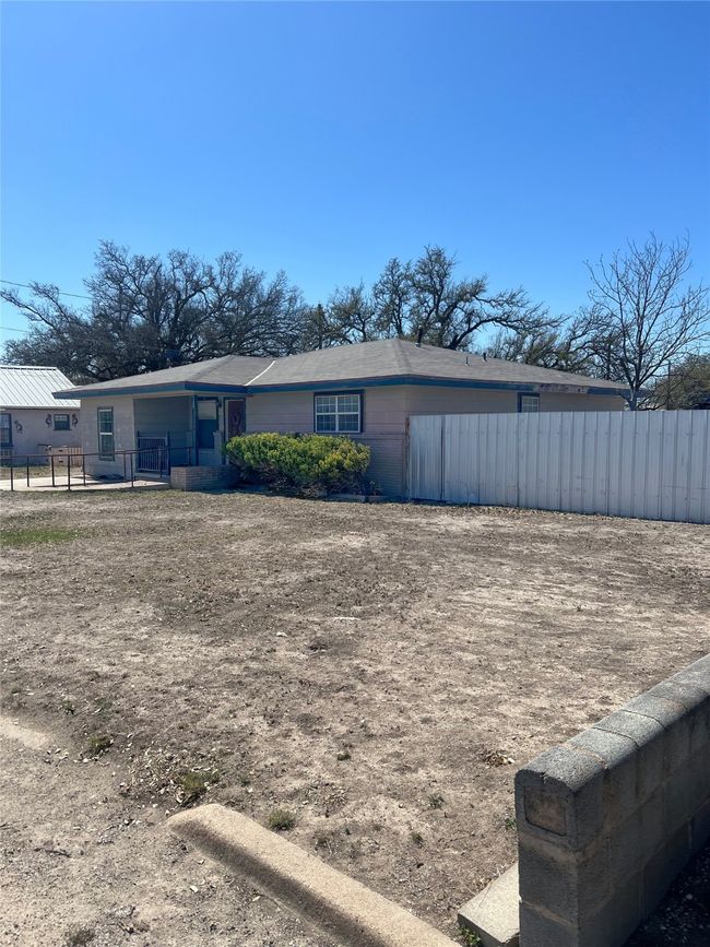 15 Burleson St, House other with 3 bedrooms, 2 bathrooms and null parking in Eden TX | Image 12