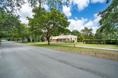 57 N Melrose Dr, Miami Springs, FL, 33166 | Card Image