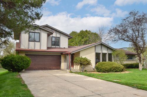 3910 W Calumet Rd, Brown Deer, WI, 53209-1756 | Card Image