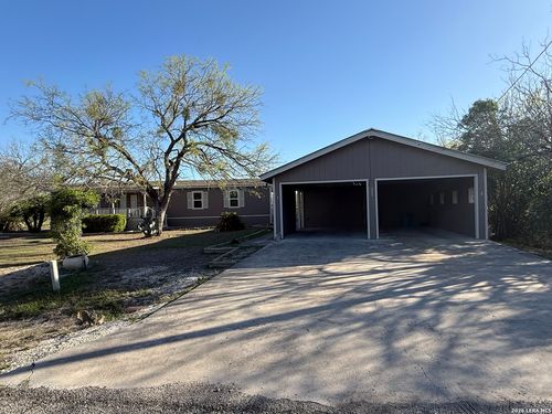 333 Fairway Cir, Brackettville, TX, 78832-5355 | Card Image