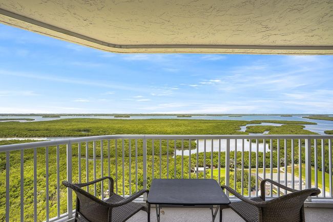 APT-1901 - 5049 N Highway A1a, Condo with 3 bedrooms, 2 bathrooms and null parking in Hutchinson Island FL | Image 19