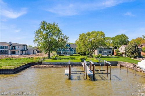 32630 Jefferson Ave, Saint Clair Shores, MI, 48082-1375 | Card Image