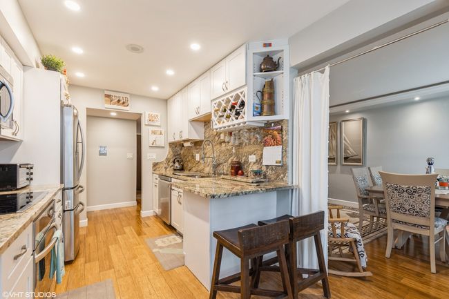 APT-103 - 4900 Foster St, Condo with 1 bedrooms, 1 bathrooms and 29 parking in Skokie IL | Image 9