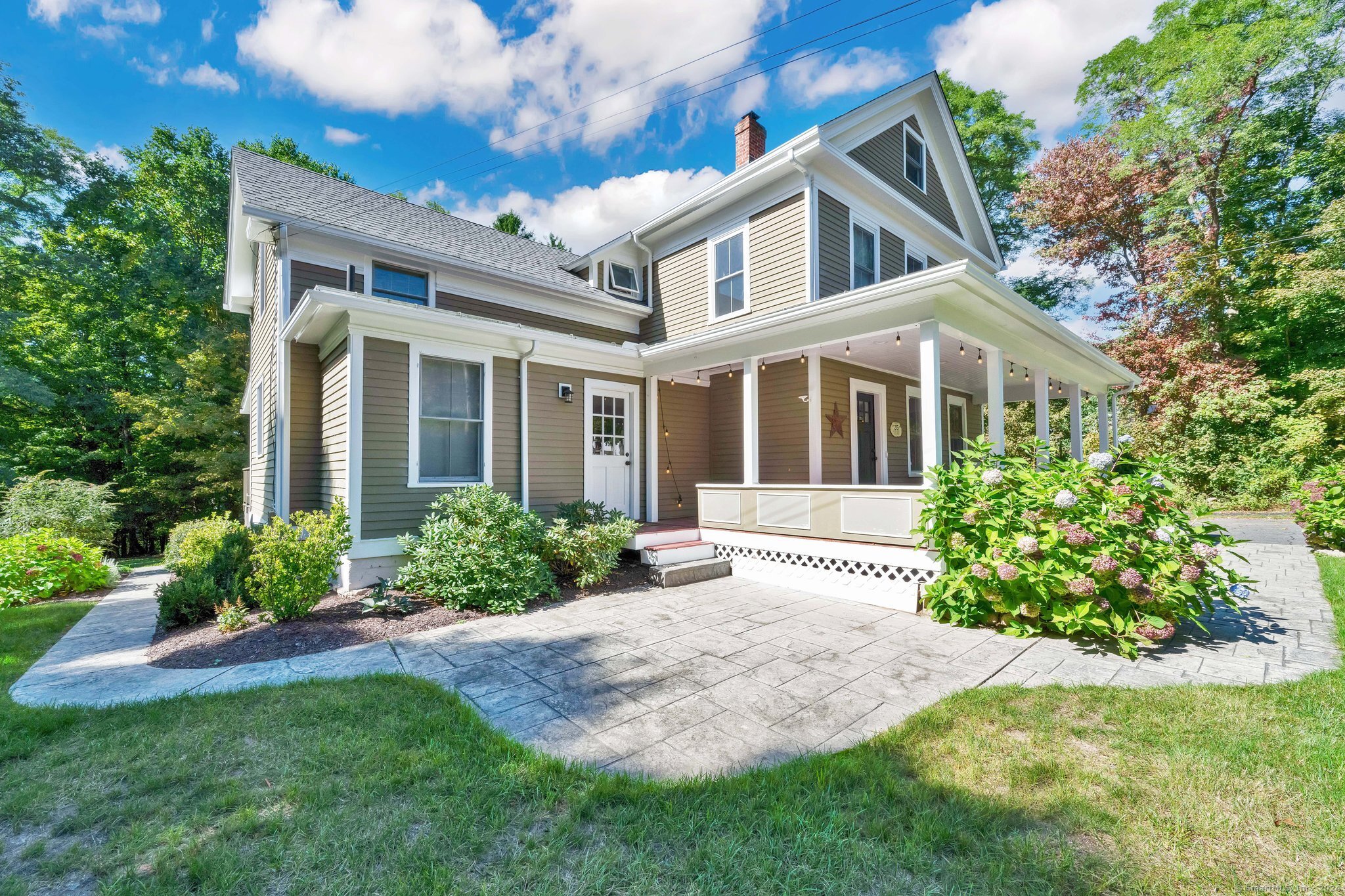 Huckleberry Hill Rd, Avon, CT 06001